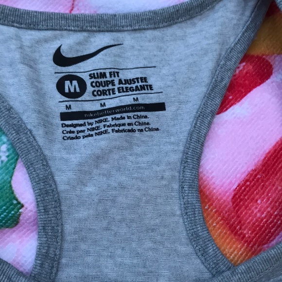🤩Nike Awesomeness tank top Medium 😎 - Picture 2 of 4